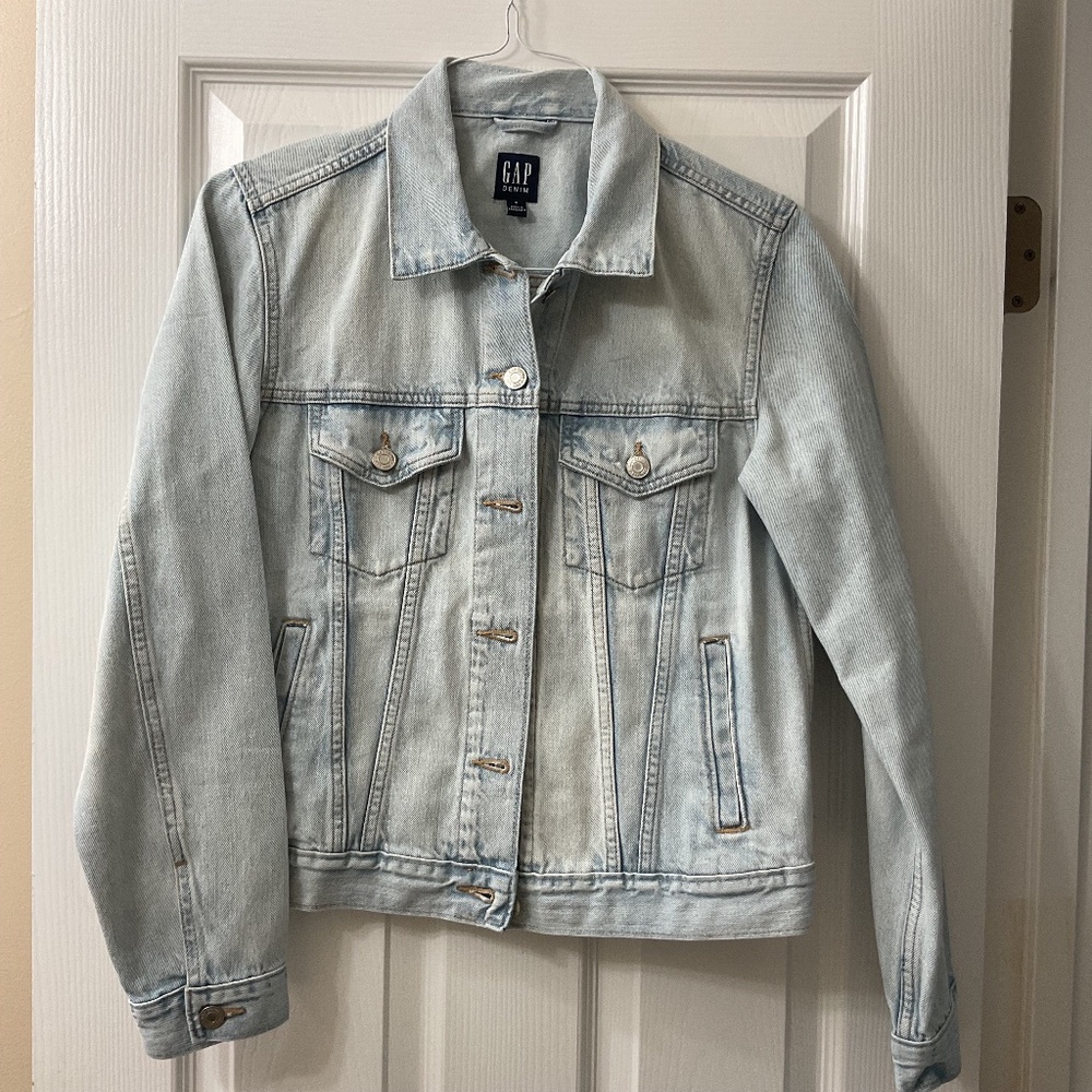 GAP Icon Denim Jacket, Light Wash Medium, NWOT